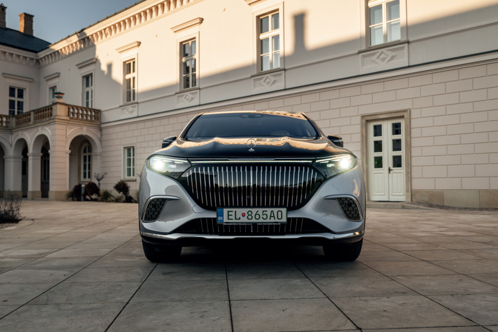 Mercedes-Maybach EQS 680 SUV
